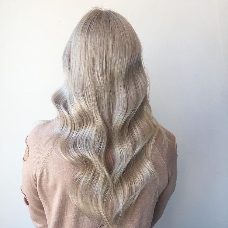 WellaHairUSA's tweet photo. #WELLAPLEX + #FUSIONPLEX = a match made in hair color heaven. 💕 Use #WELLAPLEX to reduce hair damage while lightening and #FUSIONPLEX to protect hair in-between color services. Hair by @fergalwella. ✨ #WellaHair #OwnYourStrength #SayYesToWELLAPLEX via @WellaPro https://t.co/osjDabuCXA