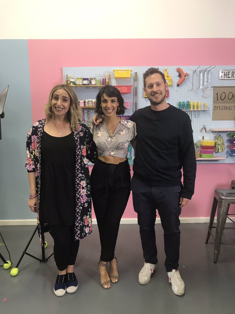 Bokehfff's tweet photo. Interviewing Ari Kruger and Julia Anastasopoulos aka Suzelle DIY aka Tali Babes - the brilliant &amp; hilarious minds behind Sketchbook Studios!
#bokehtv
#iamloco https://t.co/aFzbLYuijb