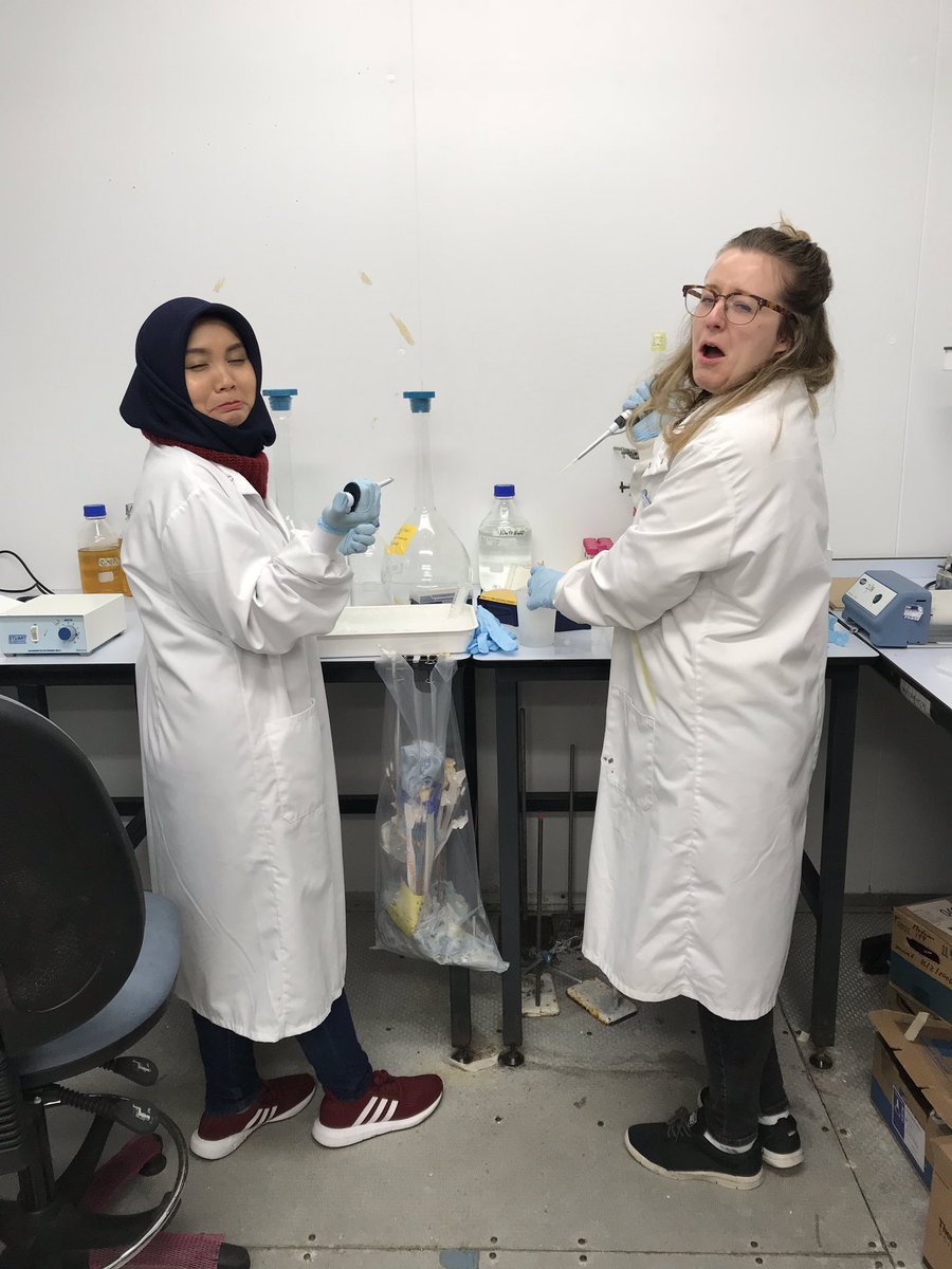 FryLab's tweet photo. Lia and Emily aliquoting competent bacteria in the cold room...having the best Friday ever!! #rollontheweekend #frozen #frolickinginthefridge #frylab https://t.co/B8fPCS4MCF