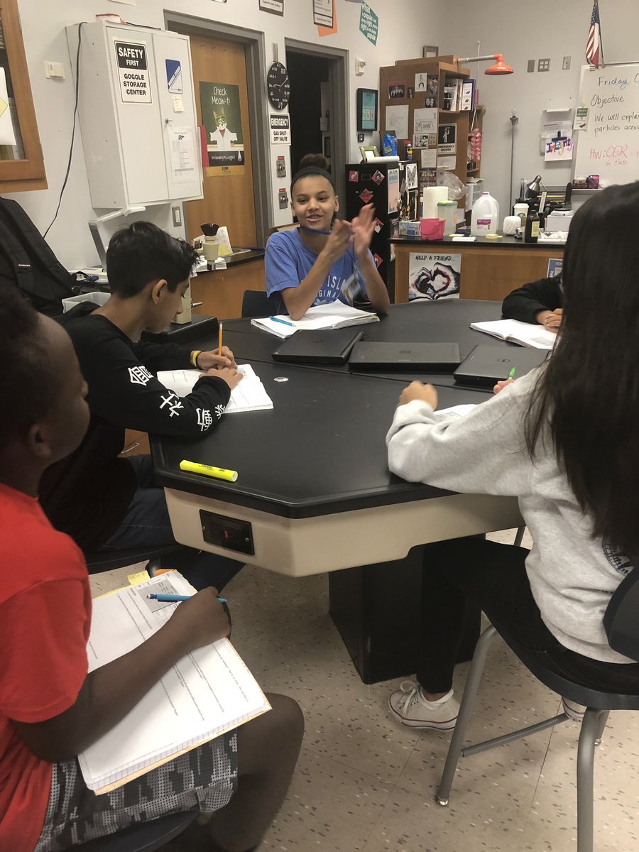 JohnsonScience's tweet image. Huddle Up to analyze and discuss lab results. Ask a Bio student why this happened! @HeritageMSAVID @HeritageBroncos #HMSscience