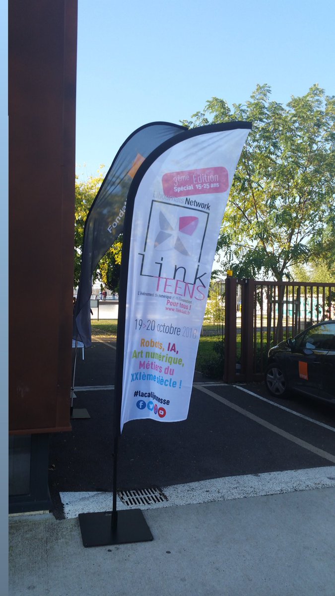 LinkLibourne's tweet photo. La @FondationOrange est présente sur le #linkteens pour sensibiliser les jeunes autour des métiers du #numérique nombreux au sein du groupe @orange à la @lacali_agglo. Les classes rencontrent ces experts de la #datas au service de la #reputationnumerique . #link https://t.co/5fUCUcGxqE