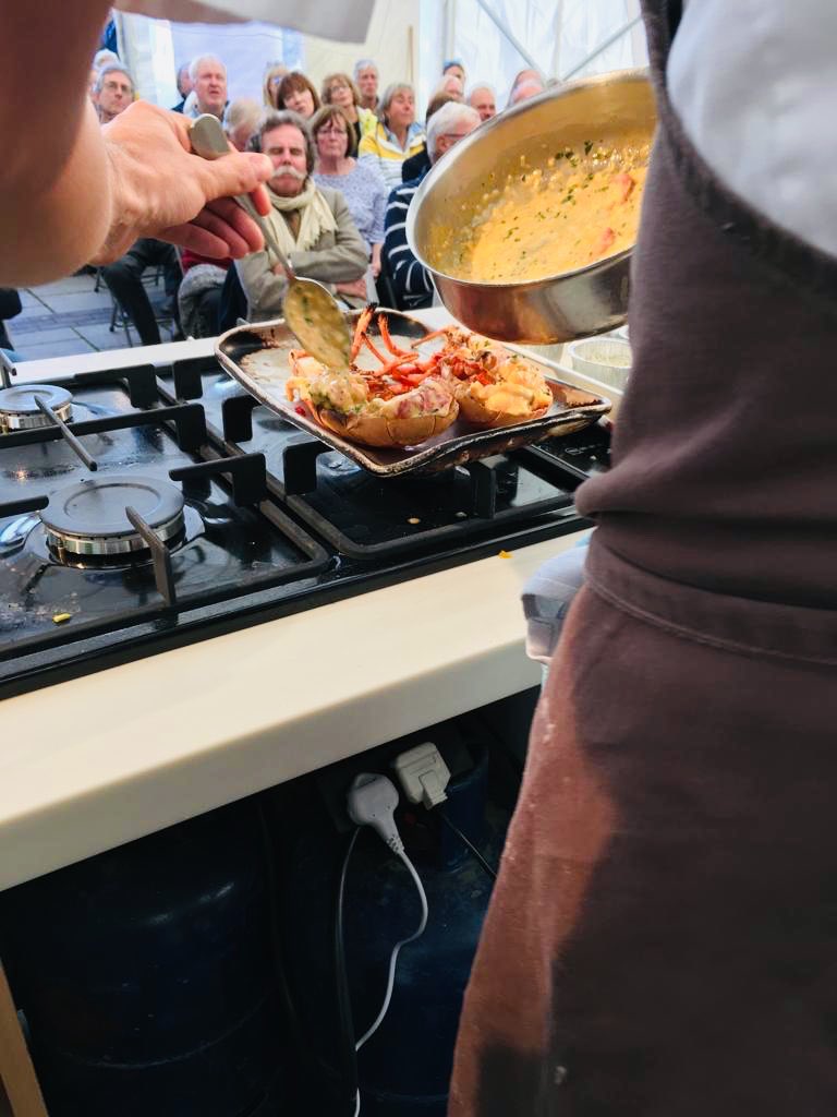 DartFoodFest's tweet photo. A bit more #dartfoodfest18 action from today. Donโt forget the festival fun continues until Sunday with more #chefsdemos #kitchenworkshops #drinksseminars #eatyourwords and more! @discoverdart @visitsouthdevon @Tasteofthewest @FoodDrinkDevon @DevonLife @DevonLifeEd https://t.co/xps8YuIYJC