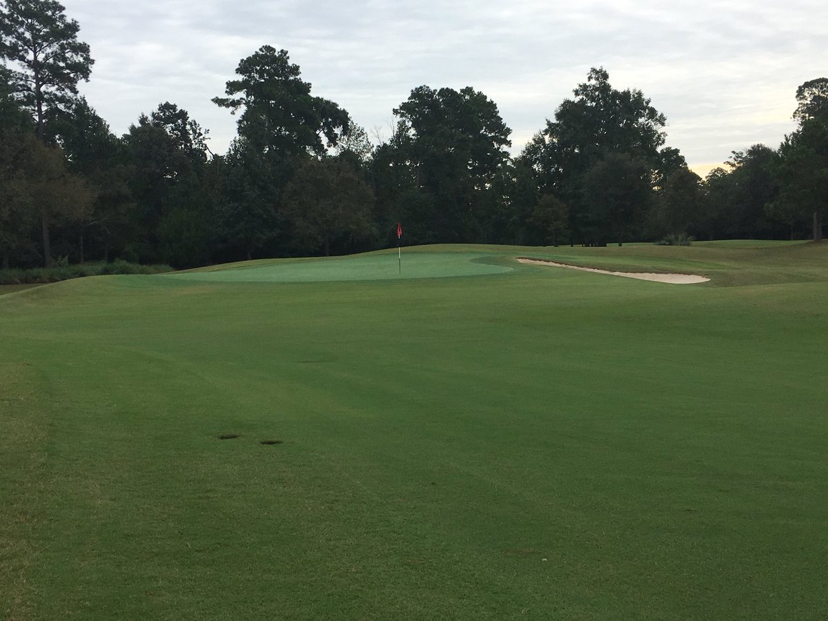 JCChildree's tweet photo. Member Guest 2018 @theclubatcw
#dosvaqueros
Greens #appear to be very green?? 🤔 Guess all the great weather this week. 🤷🏻���♂️🤷🏻♂️🤷🏻♂️ #ornah #30minutesofsunlightthisweek https://t.co/KBDJLVPDel