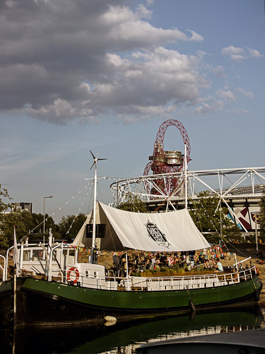 noordinarypark's tweet photo. Have you checked out @bargeeast yet? 🤤

Located on the canal between the @LondonStadium &amp; @CopperBoxArena, the converted Dutch barge serves some delicious food &amp; drink ➡ https://t.co/kPTtffQozj https://t.co/Bhz74ZqlF4
