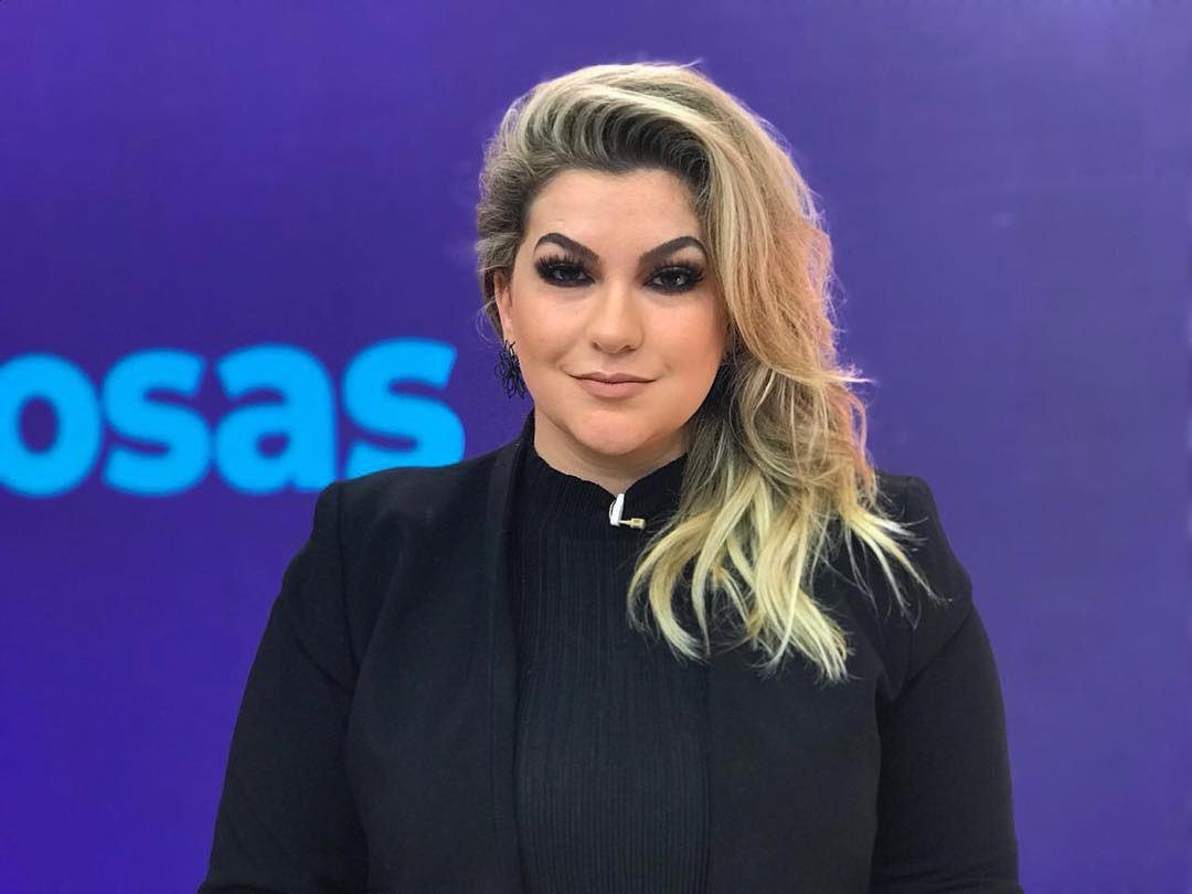 alicesalazar's tweet photo. Make super versátil que ensinei no programa #SuperPoderosasBand dessa quinta! Quem aí assistiu? Sempre um prazer participar!!! 😍😍👏🏻👏🏻👏🏻 Ensinei também um truque imperdível para realçar o olhar. Quer aprender? Clica no link! 👉🏻 https://t.co/nF6C2KRtC0 https://t.co/Ow0dGTi6uk