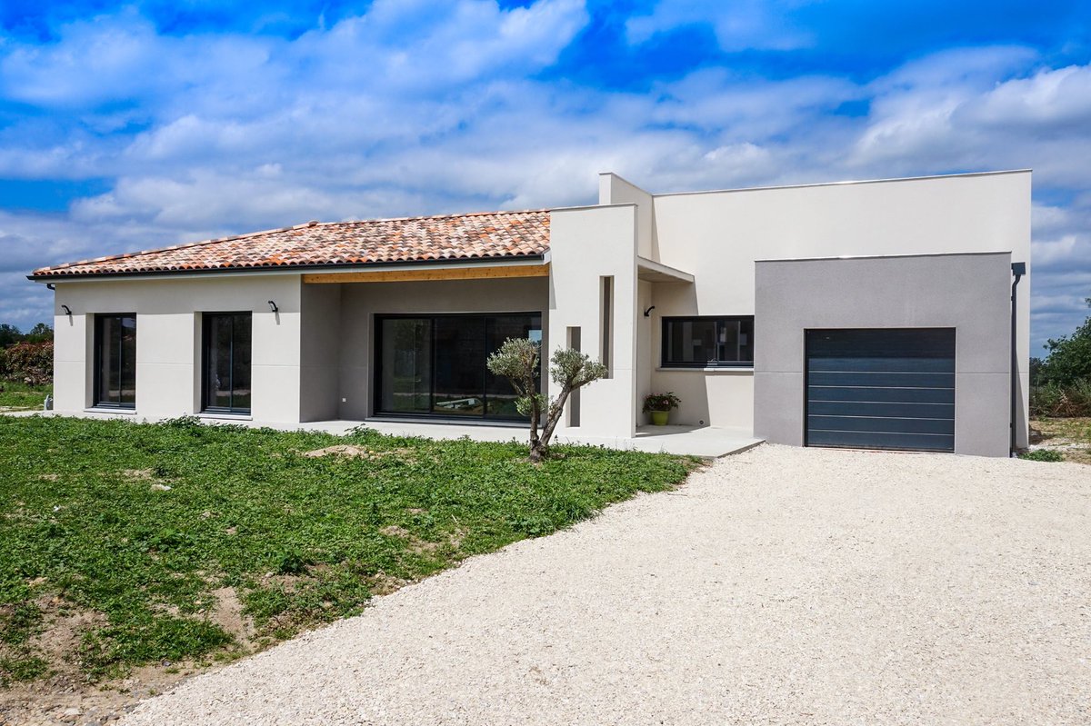 ConstructionsMu's tweet image. Rencontre entre le contemporain et le traditionnel 🏡🔑
#constructionToulouse #constructeurToulouse #Constructeursdemaisons #Muret #Maisoncontemporaine #architectes #maisondesign #maisonsneuves #Maisontraditionnelle #devenirpropriétaire #Maisonderêve