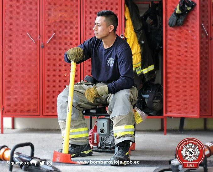 Cuerpo de Bomberos de Loja, siempre estamos listos para "salvar vidas y proteger bienes".