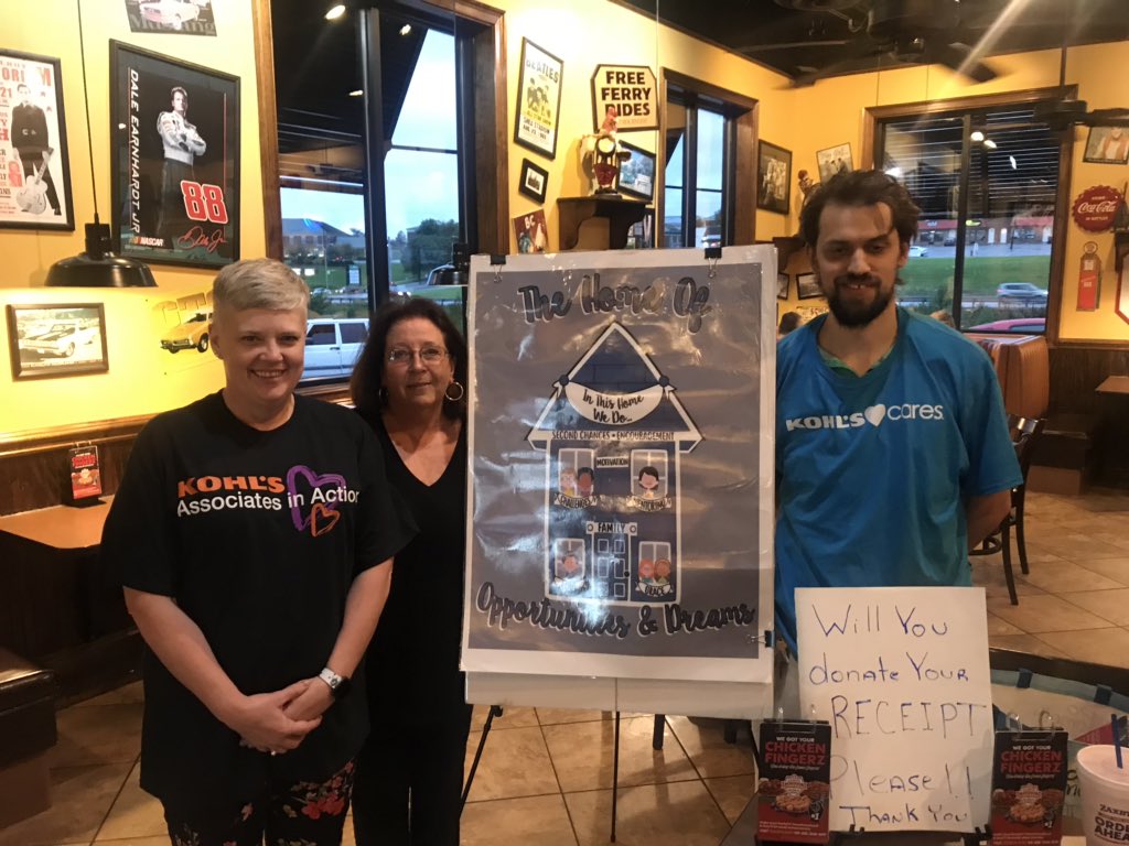 TheHoodexedir's tweet photo. Special Thanks to our volunteers who supported the fundraiser at @Zaxbys. 👏🏽👏🏽 to #KholsCares #AssociatesinAction https://t.co/uCx5HJC6lR