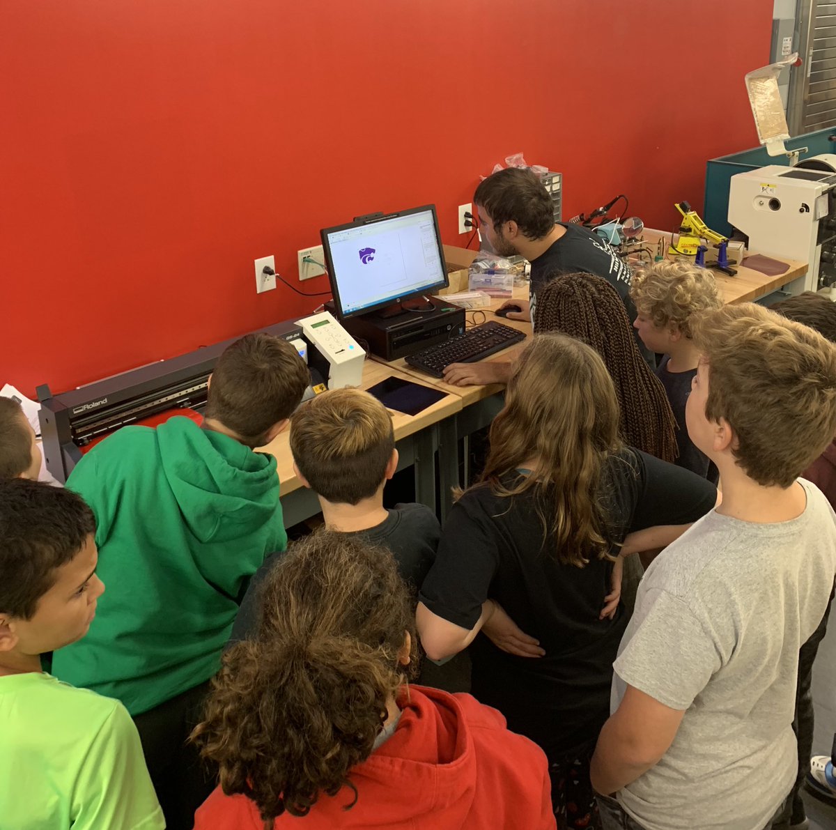 AskupArtEd's tweet photo. First STEAM field trip of the year for our 5th graders. Logo/T shirt designs.
#artinnovation https://t.co/NKONdFdlwD
