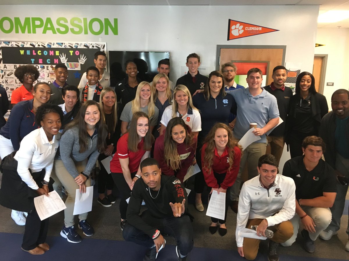 #ACCSAAC is visiting a local school to talk about setting goals &amp; working towards them. #TeamingUpToLead