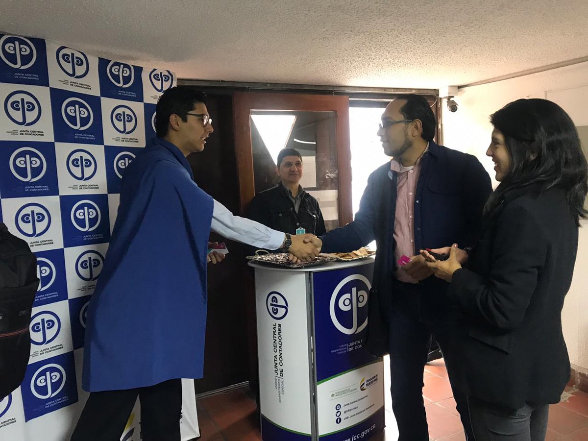 UAEjuntacc's tweet photo. 😁Hoy queremos contarles que en la  #JCC  estamos en #ModoIN
#INnovadores, queremos mejorar nuestros servicios para prestarles una gran atención con calidez. https://t.co/xBHeBOOA5g