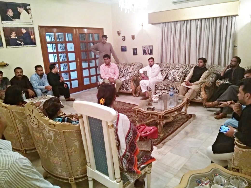 EngrYousufSidd's tweet photo. Meeting at Dr. @dr_imranshah(M.P.A, PS-129) place, to discuss about the issues of our area.
#FridayMotivation #Meetup #FridayFeeling #malik
#FridayReads #Pakistan @ImranKhanPTI @PTIofficial @PTI_KHI @PTISindhOffice @Fsnaqvi @MNajeebHaroon #issues #WaterSecurePakistan #WaterIsLife https://t.co/MyWjjKqWiX