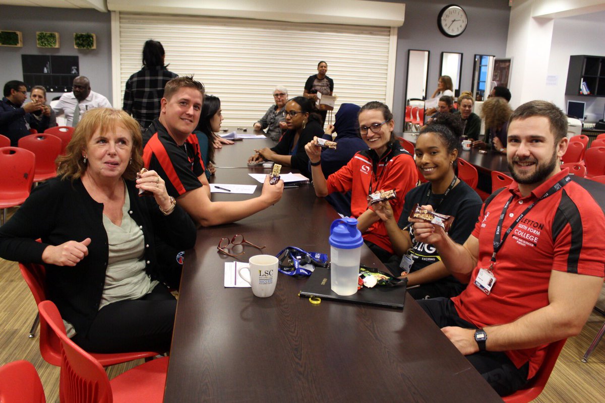 Leyton6thForm's tweet image. A huge thanks to our friends at @TheWorkPerk for providing our staff with these very tasty @FibreOneUK bars! #TheWorkPerk #FibreOneUK #FibreOnePopcorn #HaveWhatYouCrave