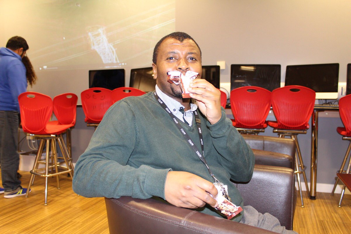 Leyton6thForm's tweet image. A huge thanks to our friends at @TheWorkPerk for providing our staff with these very tasty @FibreOneUK bars! #TheWorkPerk #FibreOneUK #FibreOnePopcorn #HaveWhatYouCrave