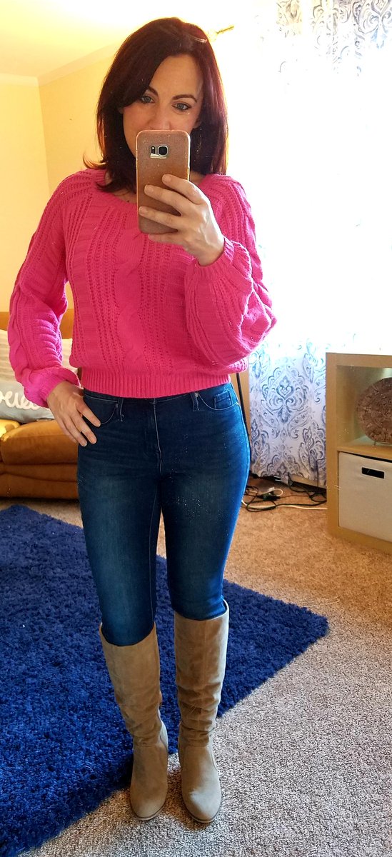 BsSWEETLife's tweet photo. Target sweater✔ Target Jeans✔ Target boots✔. Love when my entire outfit is from @Target #sharemytargetstyle #target #fallfashion https://t.co/9WnnXEWBm2