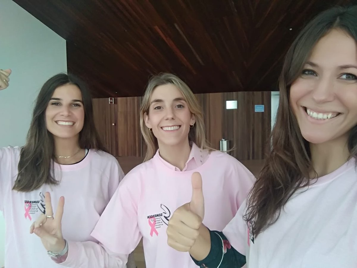 Heleensc's tweet photo. Todas en una!! #SEMERGEN18 @SEMERGENap #DiaContraCancerDeMama https://t.co/VGHajzkO6C