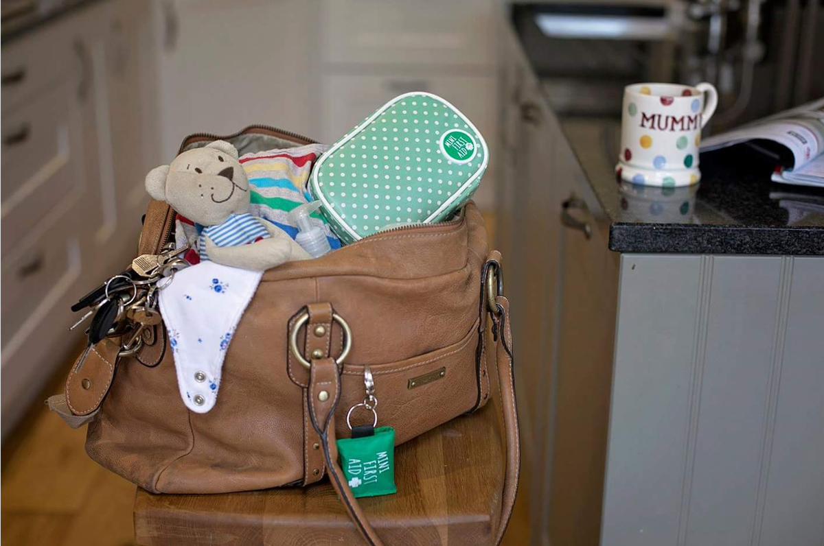 minifirstaiduk's tweet photo. A #firstaidkit should be an essential item for every parent. Our Mini First Aid Kit is not only practical, but stylish too! You can get yours today for a total steal at only £11.99 - https://t.co/30wTVPTSYI #newbornessential #parenting #beprepared #firstaid https://t.co/06mnDJFeCy