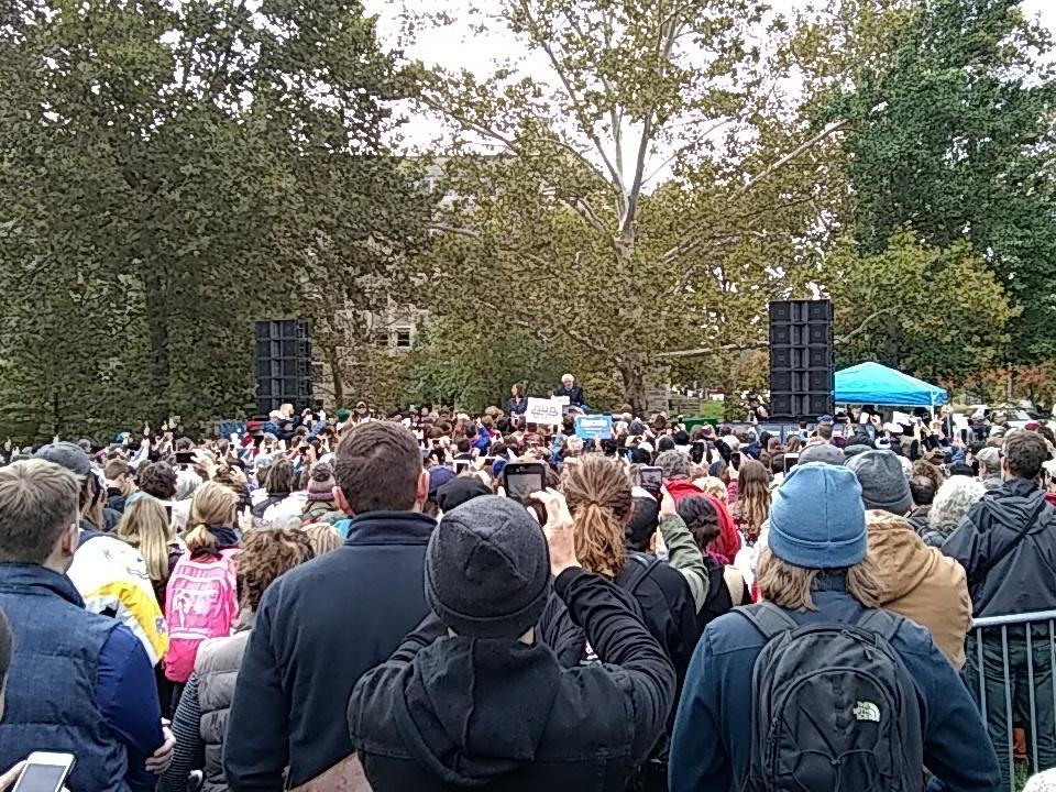 fromernestdesk's tweet photo. Crowd erupts as Bernie Sanders takes the stage at Dunn Meadow with @LizForIndiana https://t.co/AgoFOe6kXH