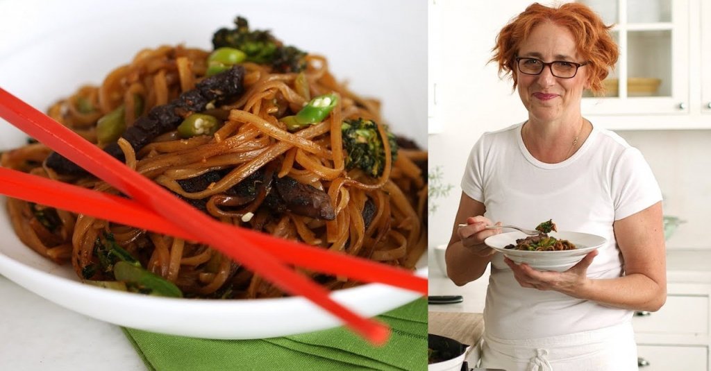 ProperMags's tweet photo. Pad See Ew- Everyday Food with Sarah Carey https://t.co/8L6bfZwWKp https://t.co/BY6uiAt7xm