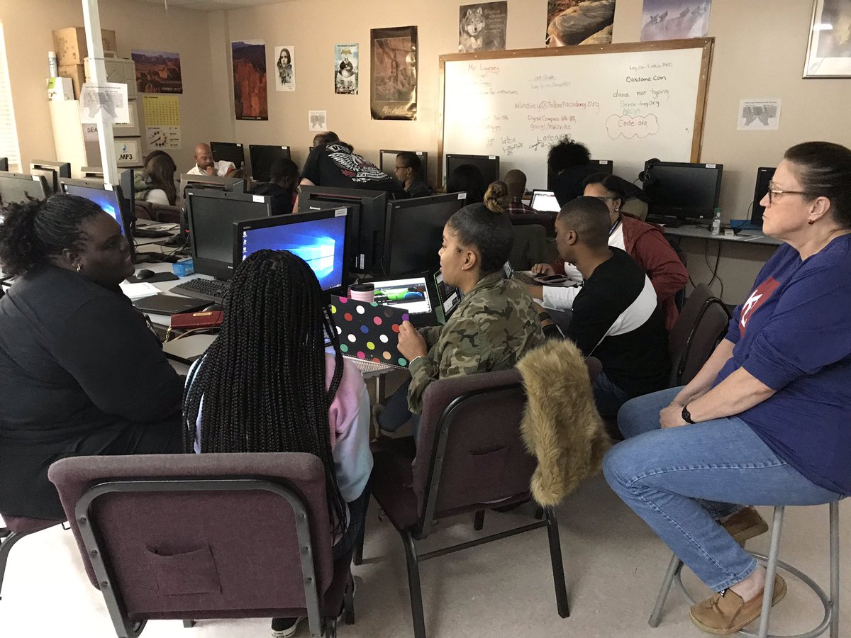 LeeATolbertAcad's tweet image. Learning about STEM Connect from @DiscoveryEd today in our PD #teachersneverstoplearning #LATCAPride