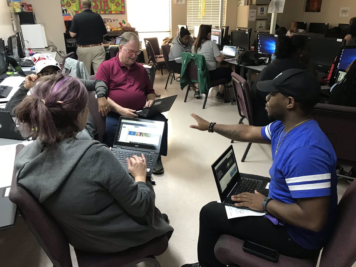 LeeATolbertAcad's tweet image. Learning about STEM Connect from @DiscoveryEd today in our PD #teachersneverstoplearning #LATCAPride