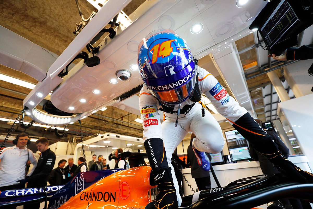 McLarenF1's tweet photo. Get all of the insider info straight from the garage in Austin as we take on a wet morning of running at the #USGP. 

💻📱➡️ https://t.co/cnJBz9wmGZ https://t.co/XJQDBXOz5n