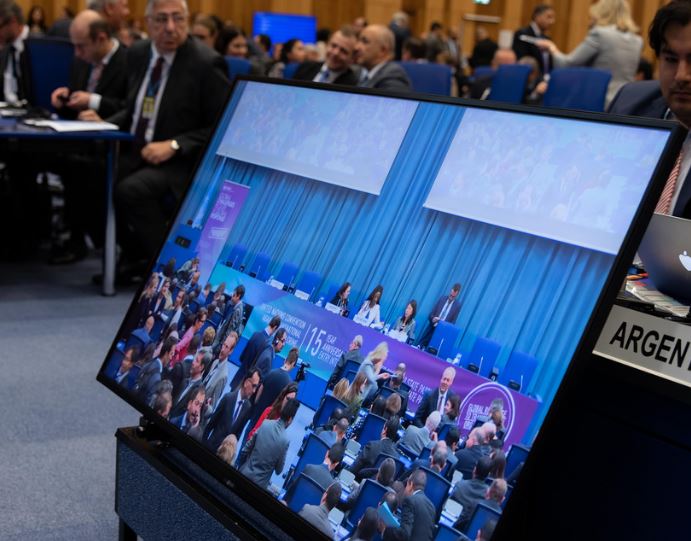 Press release: <a href="/UNODC/">UN Office on Drugs & Crime</a> Executive Director <a href="/YuryFedotov/">Yury Fedotov</a> welcomes governments' decision on review mechanism for Palermo Convention

👉🏾 unis.unvienna.org/unis/en/pressr…