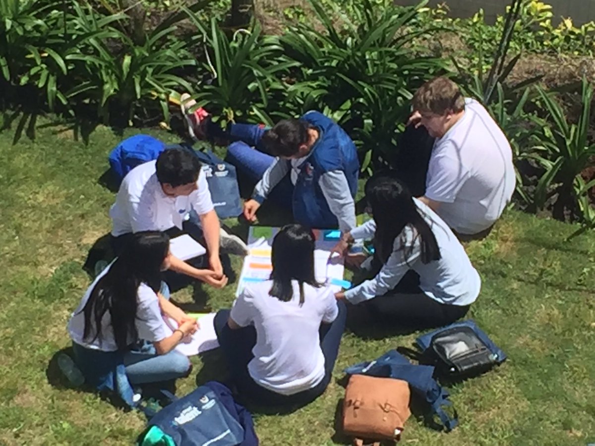 natirehermann's tweet photo. Primer #hackatongit en el interior del país. Chicos y chicas trabajando por un mejor “futuro del trabajo” Desde Maldonado @girlsintech_uy con diferentes maneras de trabajar y pensar 🙌🏼💡Los jóvenes son el futuro!! https://t.co/i7NDuNyDmT