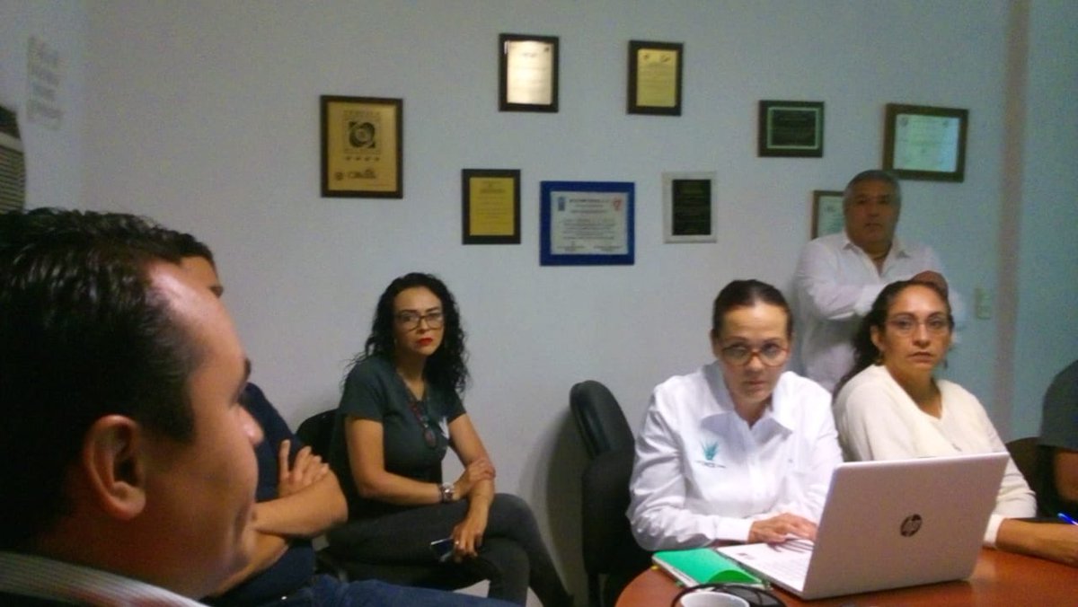 PCAV_Jalisco's tweet image. En reunión de inicio de trabajos de campo de la auditoría ambiental a la empresa “La Casa de las Once Letras”, una más que se suma con su #compromisoambiental al #PCAV