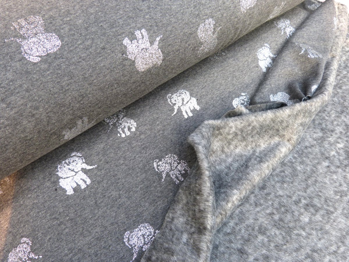 stoffknoch's tweet photo. Gaaanz kuschelig für kalte Herbsttage 😍😍😍
 Alpenfleece (Sweat mit Textil Fell Rückseite). Toll zum Nähen von Jacken, Kuschelpullis....  12,50 Euro/m  #stoff #stoffe #stoffknoch #shop #alpenfleece #sweat #nähen https://t.co/aUK5WUL03s https://t.co/l5eMd58eyj