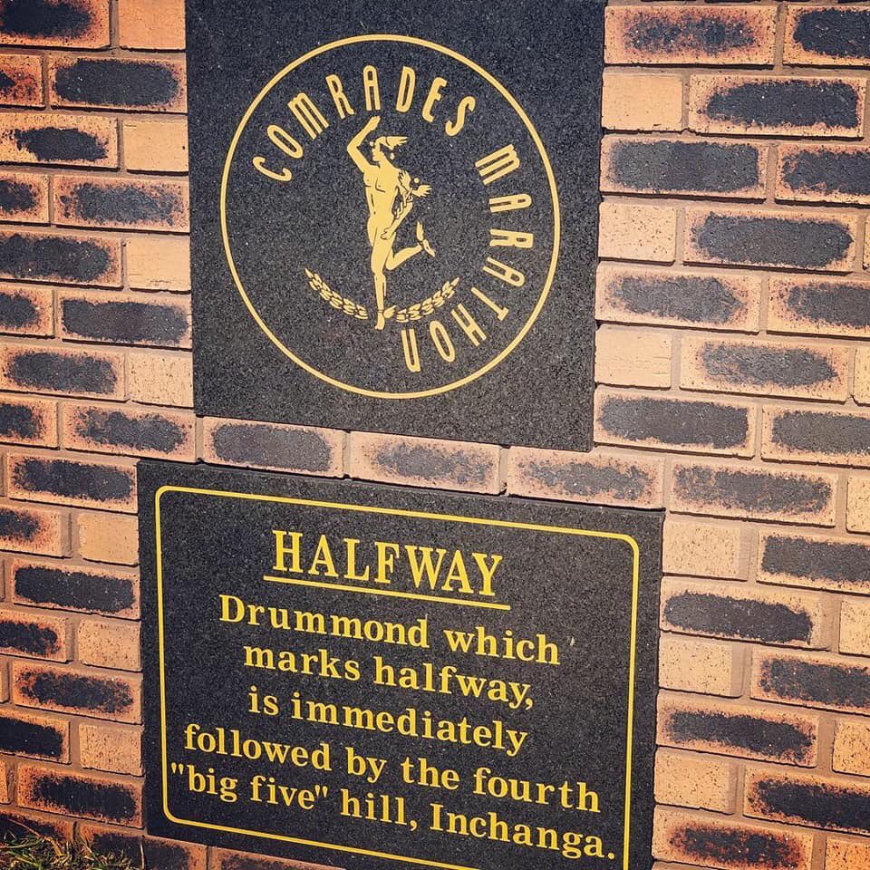 Halfway! Vanochtend om 8:00 ging de inschrijving voor @comradesmarathon 2019 open. Nu is al meer dan de helft van de 25.000 beschikbare startnummers vergeven.

Nog nooit zo snel gegaan! Ben jij erbij? #comrades2019 #hardlopeninzuidafrika #instarunners #ultrarunning