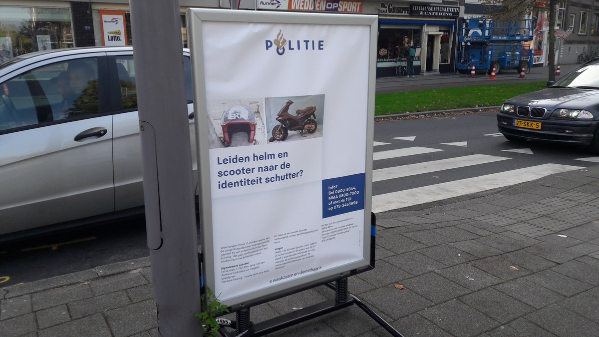 POL_Rotterdam's tweet image. Vandaag zochten agenten langs de vluchtroute vd dader #schietincident #WillemRuyslaan. Vooralsnog vonden zij geen nieuwe sporen. 
Wel weten we inmiddels dat de verdachte overstak richting #KralingseZoom
Uw hulp blijft welkom!

youtu.be/XNN9-crEcsE

politie.nl/mijn-buurt/nie…