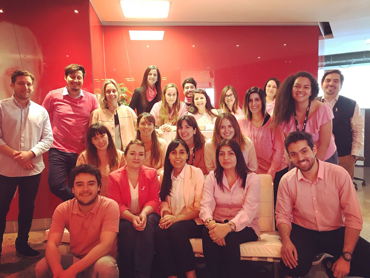 BCWLatinAmerica's tweet photo. Nuestro equipo de #BCWChile se vistió de rosa para unirse al #DíaMundialContraElCáncerDeMamas #SomosBCW #OrgulloBCW https://t.co/AaTu8Xdh5A