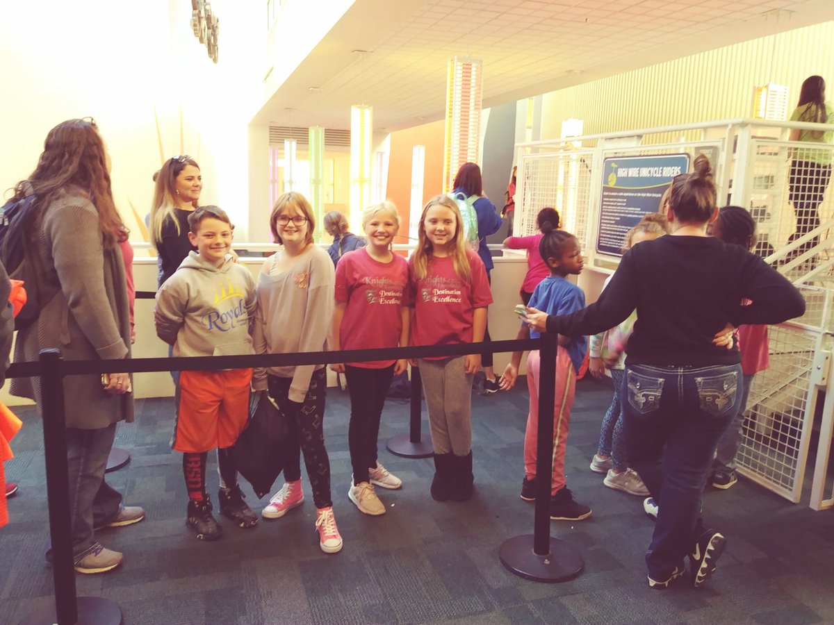 4thGradeSS's tweet photo. Who's next on the highwire bike?? # beroyal #COSIfun! @carriebholloway @SVAPrincipal475 @julie_pouncy https://t.co/l5U3eatCQF