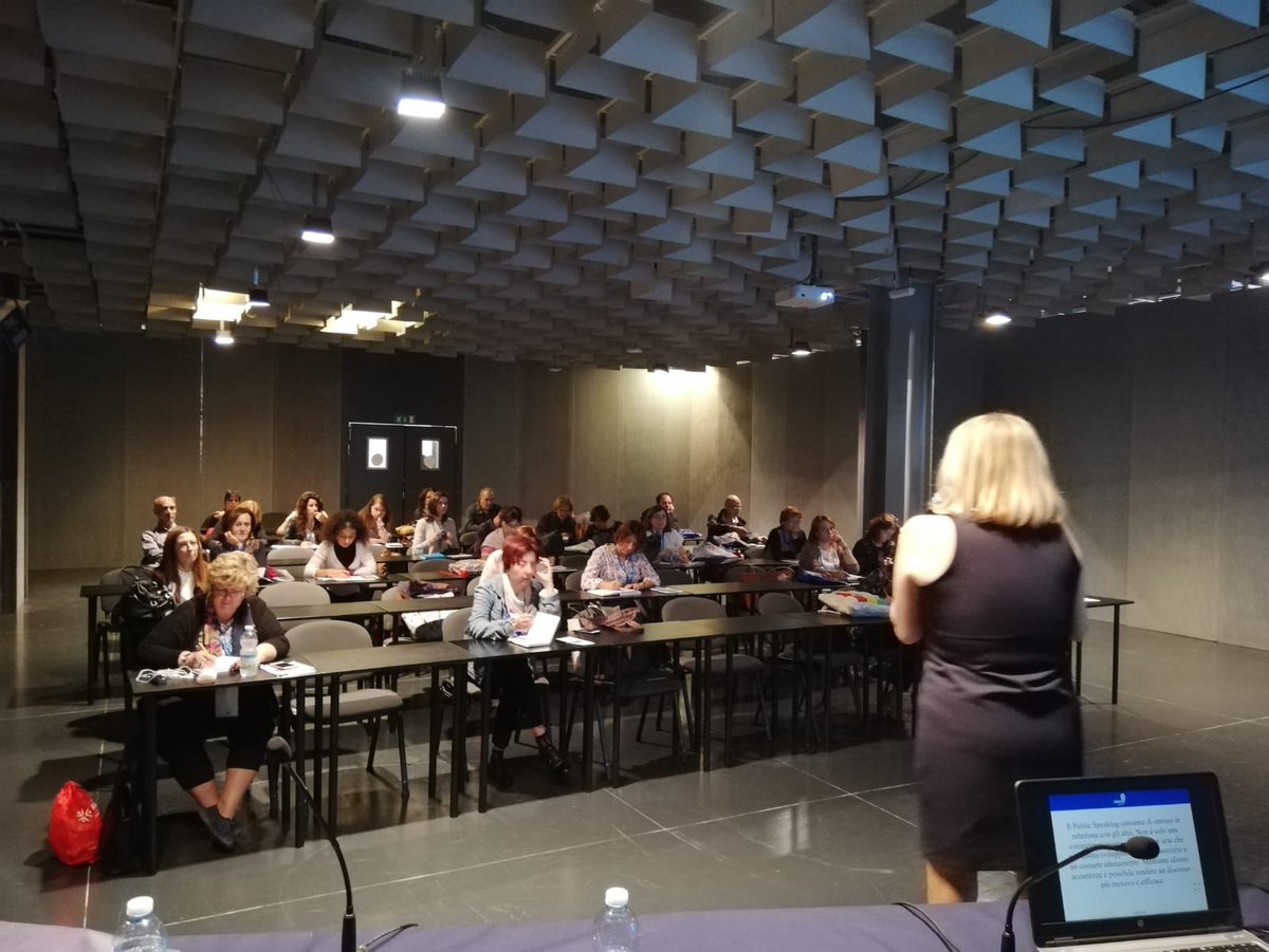 intrecciScuola's tweet photo. #AltaFormazionediSala significa anche saper comprendere la #Psicologia del #Cliente. 👥 #Intrecci #workshop #didacta #didacta2018 #fieradidacta #fieradidactaitalia #intrecciacademy #intrecciedu #intreccialtaformazione #famigliacotarella #cotarellasisters https://t.co/KvEfMhkR1e