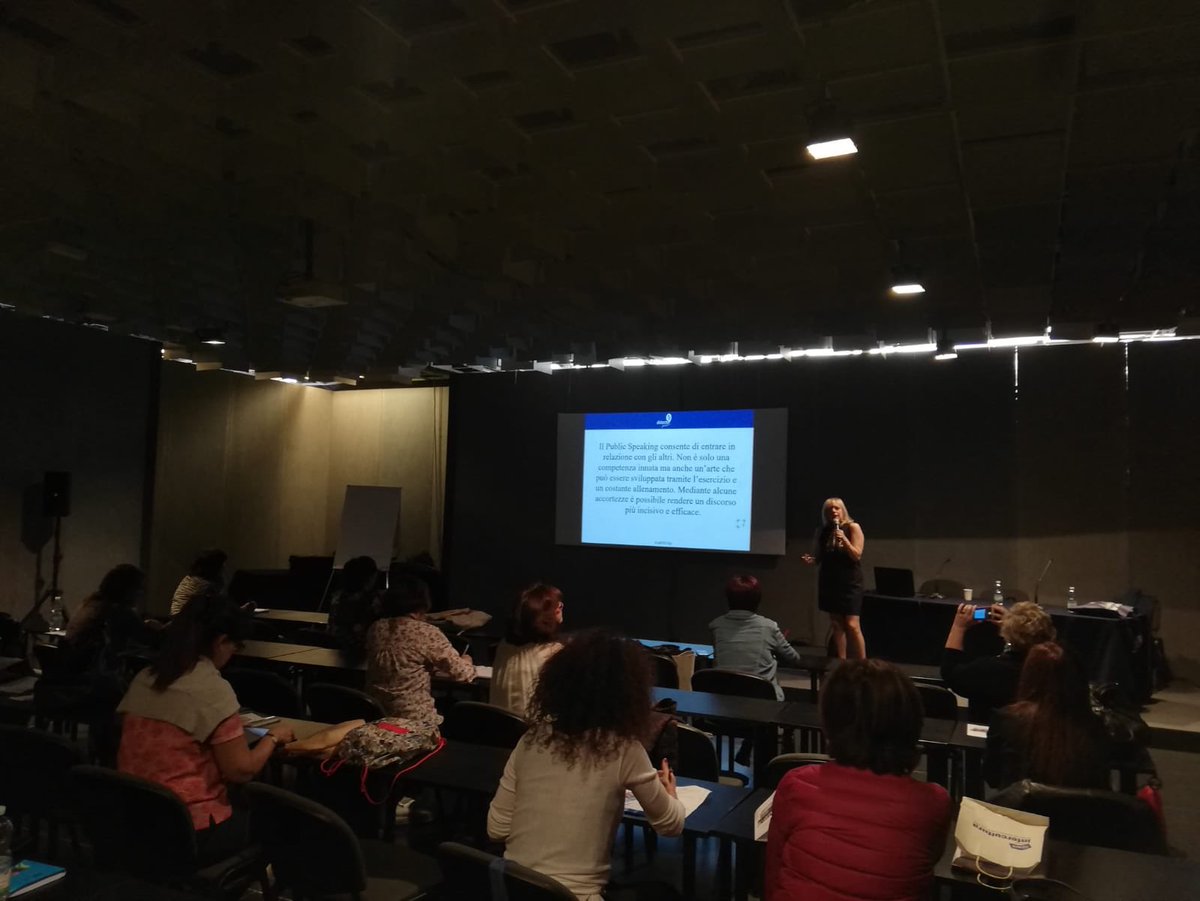 #AltaFormazionediSala significa anche saper comprendere la #Psicologia del #Cliente. 👥 #Intrecci #workshop #didacta #didacta2018 #fieradidacta #fieradidactaitalia #intrecciacademy #intrecciedu #intreccialtaformazione #famigliacotarella #cotarellasisters