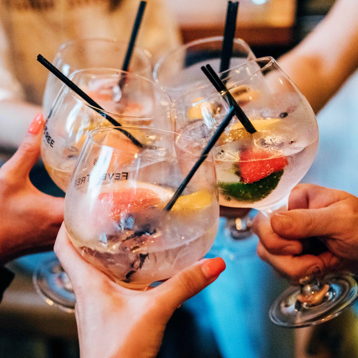 Piston Gin (@piston_gin) on Twitter photo Friday… finally... cheers! Friday… finally... cheers!