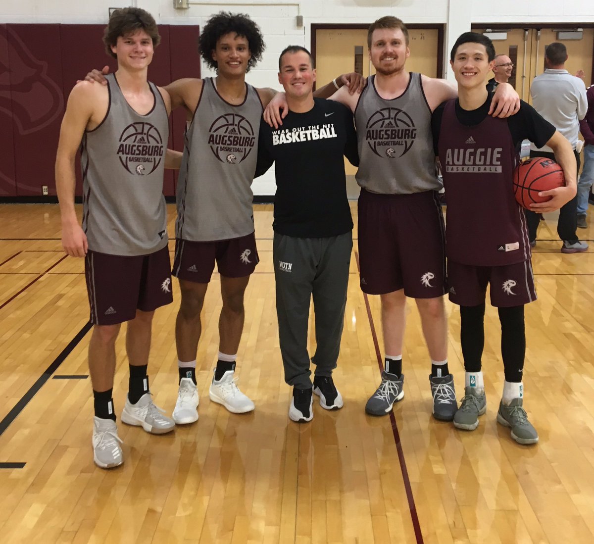 CoachNicols's tweet photo. Loved watching these 4 practice with Augsburg last night. So thankful for the strong relationships we still have today from AAU! #WOTNfamily https://t.co/bkIZqAEHHO