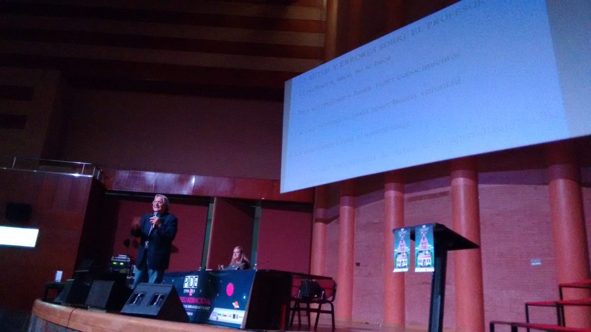 SindicatoPIDE's tweet photo. "Las personas son lo que hacen de ellos la educación". Miguel Ángel Santos Guerra #CongresoPide https://t.co/AcJiVX4Kc4