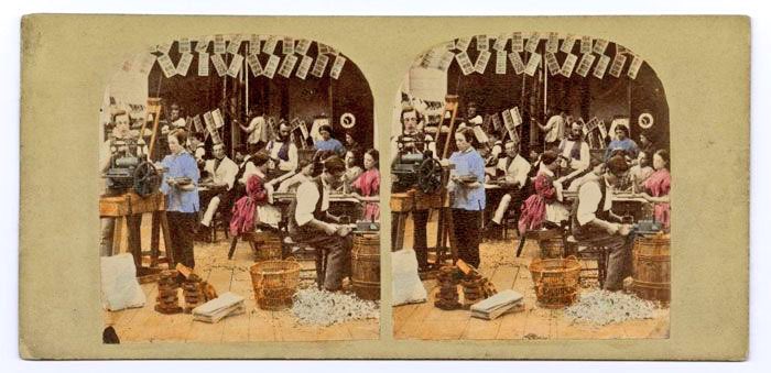 Naomi_Daw's tweet photo. Hearing all about the different methods for making, printing, and tinting stereo cards, and of course, the #stereoscope itself, in Michael Pritchard’s talk at #StAndStereo2018. #StAndPhotoFest https://t.co/l7SoZwCdmF