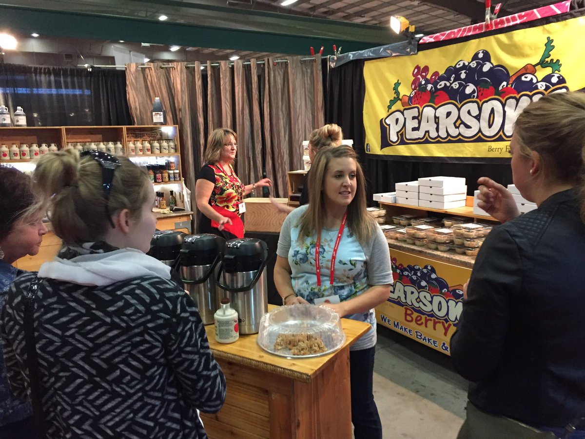 Pearsonsfarm's tweet photo. FYI
Medicine Hat #FallintoChristmas show starts Friday
@MHStampede
Notice all the vendors at this @signaturesca make their own products and they come from all parts of #Canada
We are originally from #LeaderSk & still consider #medhat our home stamping grounds !
๐U there ๐ณ๐ https://t.co/SZj9VgxsM2