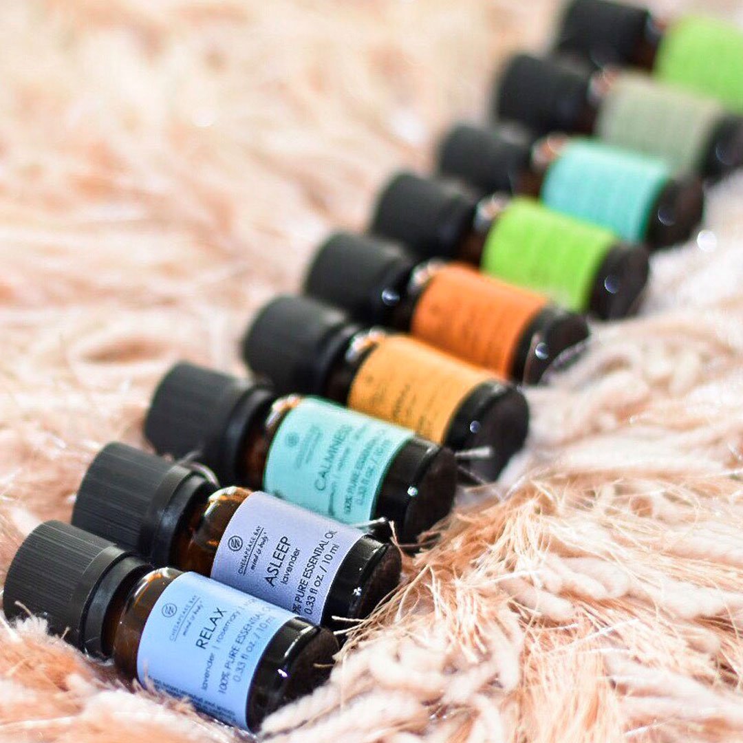 CBayCandle's tweet photo. For thousands of years, people have incorporated the mood-enhancing benefits of scent into their wellness routines. Find out how lifestyle blogger Praj has been using essential oils to reduce stress, stay refreshed and sleep better: 
https://t.co/AMTSfDQm6a 
#cbcwellness https://t.co/MB0MzhNYPc