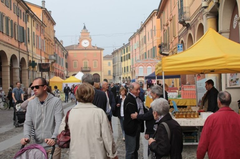 ReporterEmilia's tweet photo. FIERA DI #SANLUCA – #Correggio. Qui il programma: https://t.co/NBcbccNBf0 https://t.co/UlJ8Tl9PTG