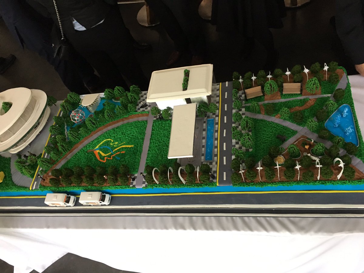 BKaplanFOX4's tweet photo. Official announcement of the expansion of Klyde Warren Park..And a cake to show what it will look like. #FOX4News https://t.co/r7VV8uGFUC