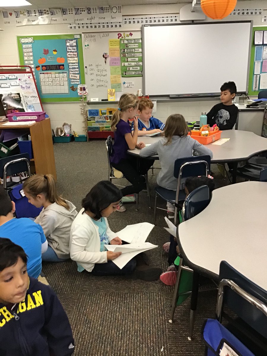 GarnerBrigette's tweet photo. Wonderful Unit 1 celebration with these Firsties! We loved sharing all we’ve learned through our small moment writing pieces ❤️  #tsdthinkers #hill_huskies #hillthinkers https://t.co/RIj05tTd9q