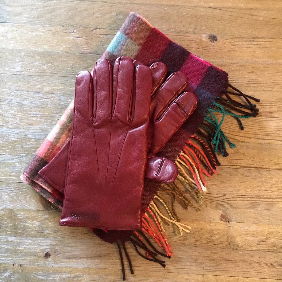 PengallanStyle's tweet photo. Ready for the fall in our oxblood Leather Italian Genius Gloves! 20% OFF storewide during our Fall Sale. Including super soft performance bamboo dress socks, luxury slim-fit boxers, and vintage &amp; designer sunglasses! https://t.co/uGNwuZTUeO #gloves #Mensfashion #menswear #sale https://t.co/2S1GRHisEp