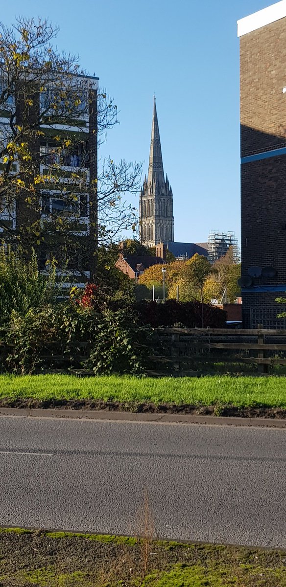 MrSmiffler's tweet photo. The dirty Russians were right....it's beautiful! #salisburycathedral #salisburypoisonings #novichok #dirtyrussians #bullshit https://t.co/XymAVLHKHb