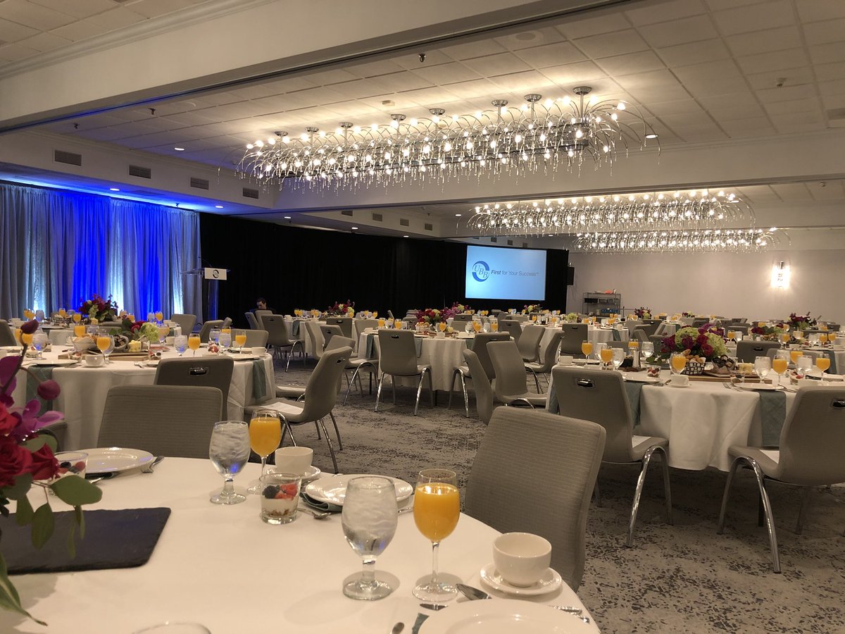 SarahMosh's tweet photo. This morning I had the pleasure of being a speaker at the United Bankers Bank conference to share my story &amp; my films! @Platinum_Speak ✨ https://t.co/C3BaQYFRVV