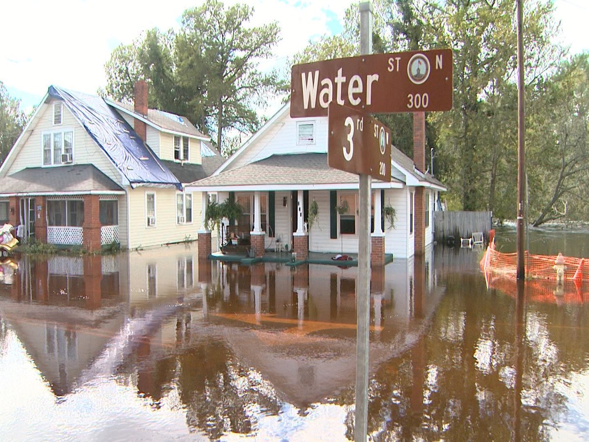 Scientists @SeaGrantNC @DukeEnvironment @CoastalResilCtr @EastCarolina tell @publicmediaNC how #hurricaneflorence2018  and #hurricanemichael2018 were a glimpse into the future of #Hurricanes with #climatechange science.unctv.org/content/video/… …