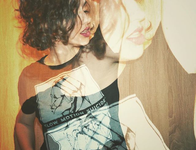 Looks good on you <a href="/lea/">Lea Goldman</a>.pard 😊 #tshirt #merch #art #girl #awesome #nice #pretty #beautiful #portrait #musician #acoustic #guitar #singer #mannequin #noose #instalife #livemusic #video #music #band #musicphotography #photo #gigphotography #rock #taylor #slowmotionsuicide #awes…